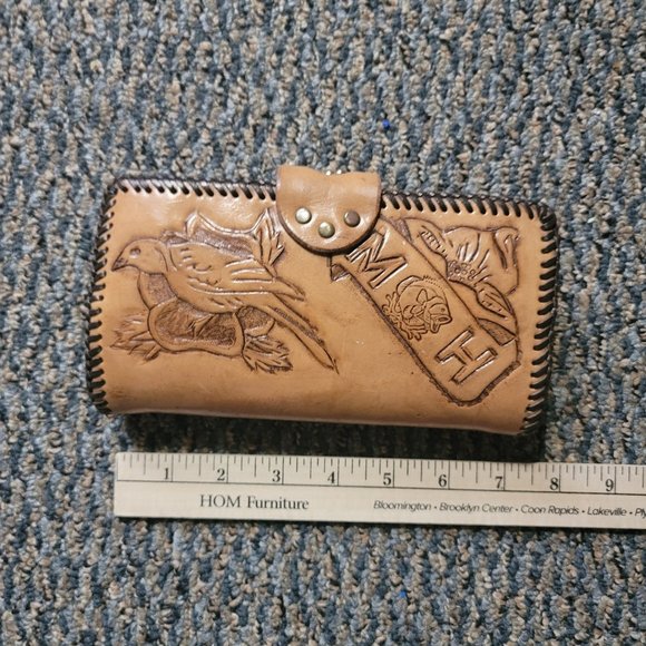 Gorgeous Vintage Southwest Style Hand tooled Bird and Flower Leather Wallet - Picture 3 of 9